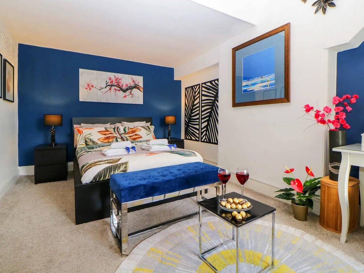 Entire holiday apartment, English Riviera- Coastal Home-Devon- Garden in Paignton, Torbay