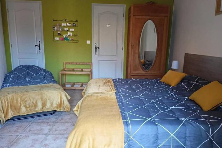 Chambre d’hôte pour 3 personnes, avec piscine et jardin à Pernes-les-Fontaines