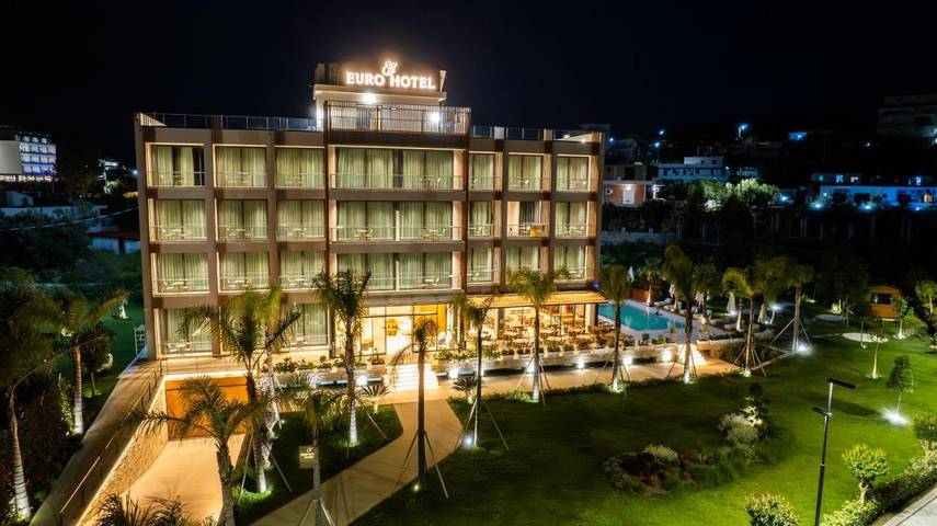 Hotel dla 4 osób, z ogród i basen oraz widok w Ksamil