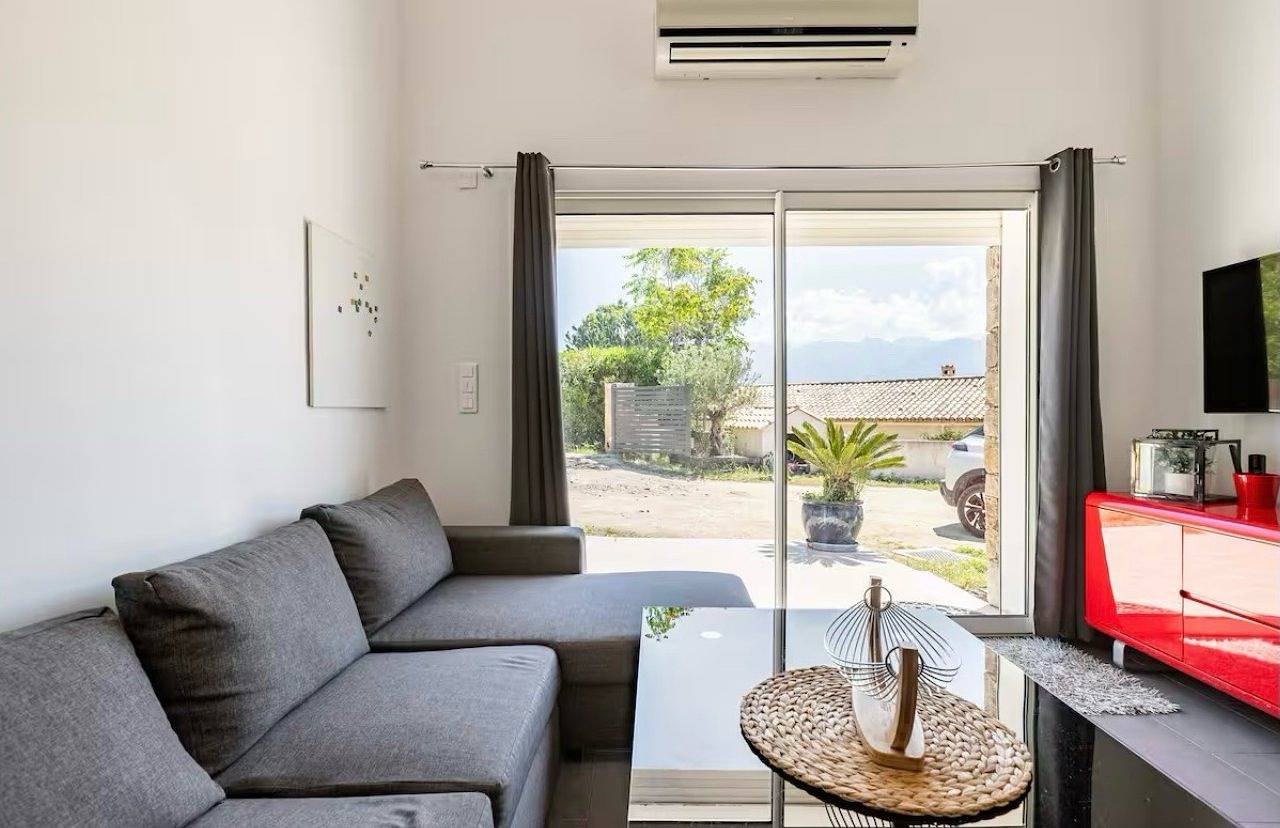Appartement entier, Appartement à 10 minutes à pied du centre-ville in Calvi, Région de Calvi