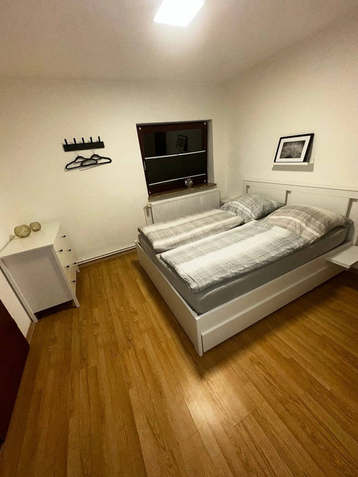 Ganze Wohnung, Apartment „Practical Monteurzimmer 4“ mit Gemeinschaftsgarten und Wlan in Weddingstedt, Heide und Umgebung