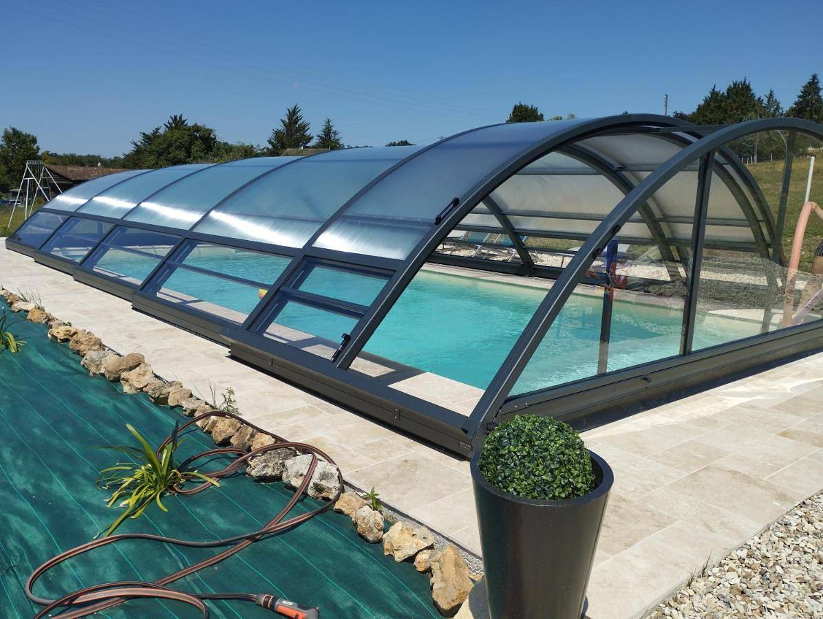 Small Double Room with Garden View in Le Blanc, Région de Le Blanc