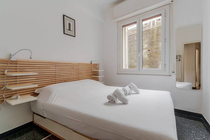 Apartamento entero, Apartamento de vacaciones para 2 personas con balcón/terraza in Génova (Ciudad), Génova