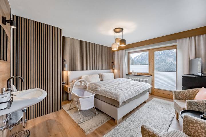 Ferienwohnung für 7 Personen, mit Balkon und Garten in Huben - 4