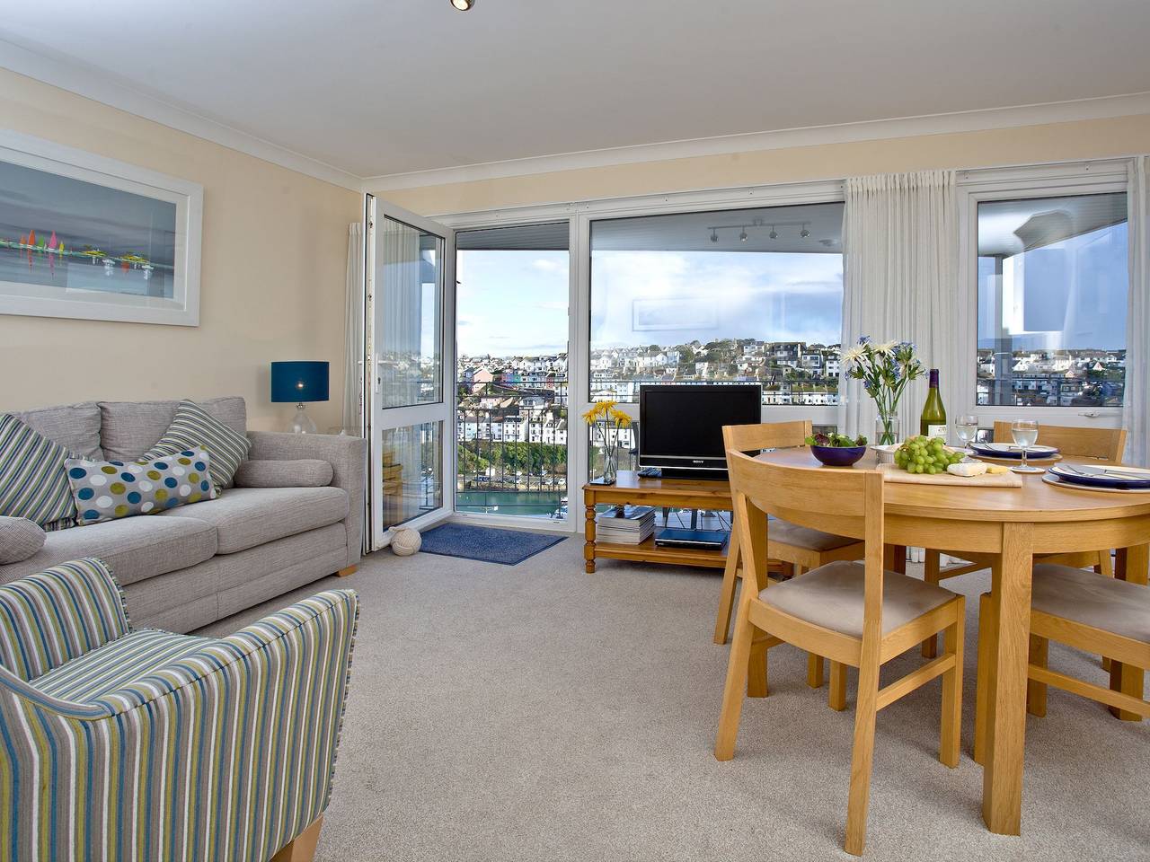 Entire apartment, Top Deck 6 - Linden Court in Brixham, Torbay