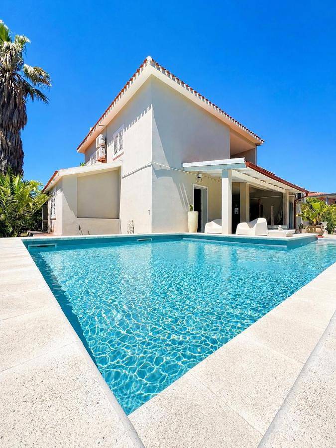 B&b per 2 persone, con Balcone e Terrazza nonché Giardino e Piscina a Quartu Sant'Elena