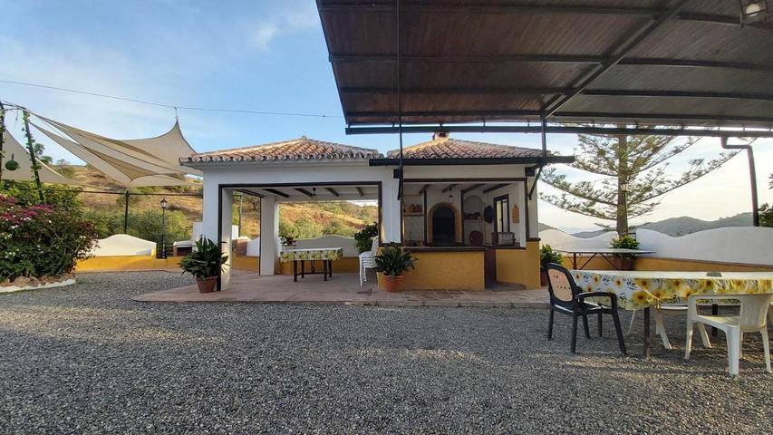 Casa rural para 13 personas, con vistas además de jardín y piscina, Se admiten mascotas en Almogía - 4