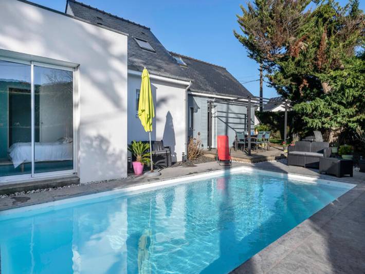 Vakantiewoning voor 10 personen, with tuin and zwembad as well as terras in La Turballe