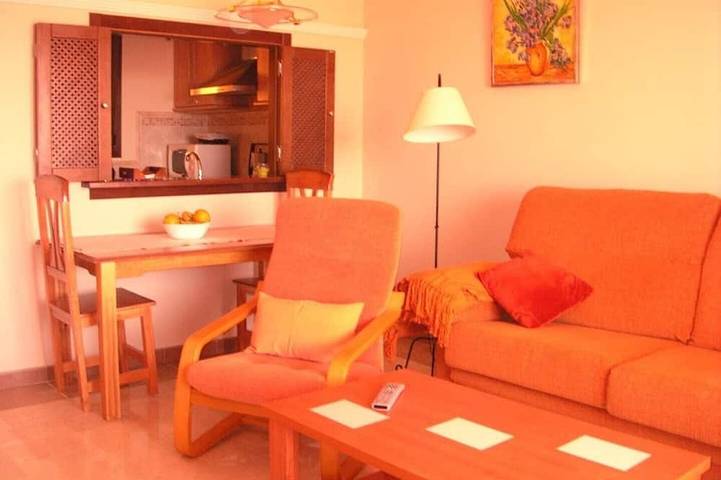Apartamento de vacaciones para 5 personas, con piscina además de balcón y jardín - 1