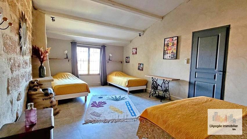 Location de vacances pour 10 personnes, avec terrasse et jacuzzi à Sanilhac-Sagriès - 3