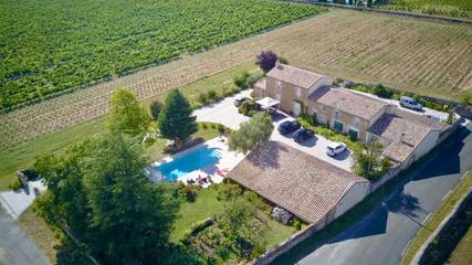 Chambre d’hôte pour 5 personnes, avec piscine et vue ainsi que jardin et sauna à Pujols-sur-Ciron