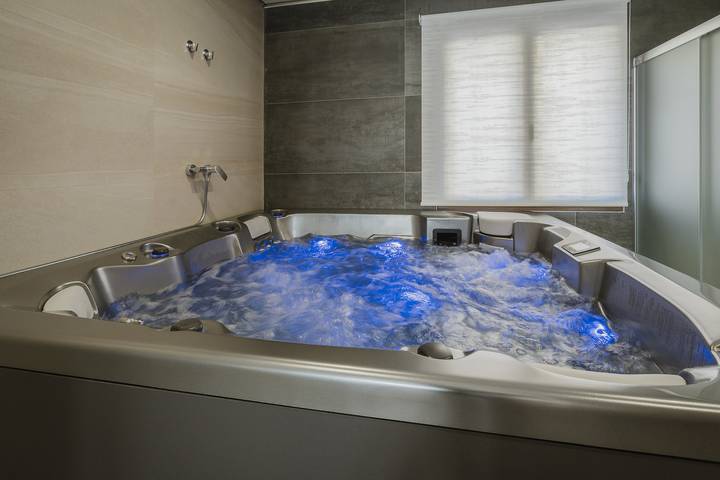 Chalet para 13 personas, con jardín además de jacuzzi y sauna en Provincia de Burgos - 2