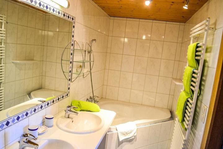 BnB für 2 Personen, mit Ausblick und Sauna sowie Garten, mit Haustier im Brixental - 4