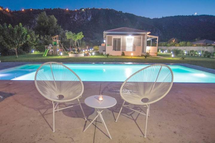 Ferienhaus für 3 Personen, mit Ausblick und Garten sowie Pool in Griechenland