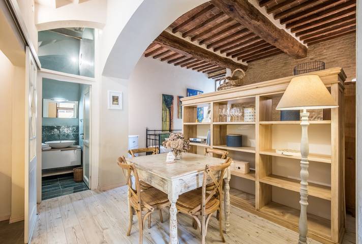 Monolocale intero, Studio "Radicondoli" con balcone e Wi-Fi in Radicondoli, Siena e dintorni