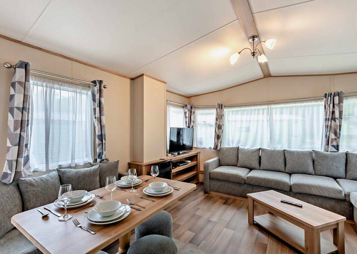 Gold 2 Caravan, slps 6, parking & decking in Bowness-on-Windermere, Lake District
