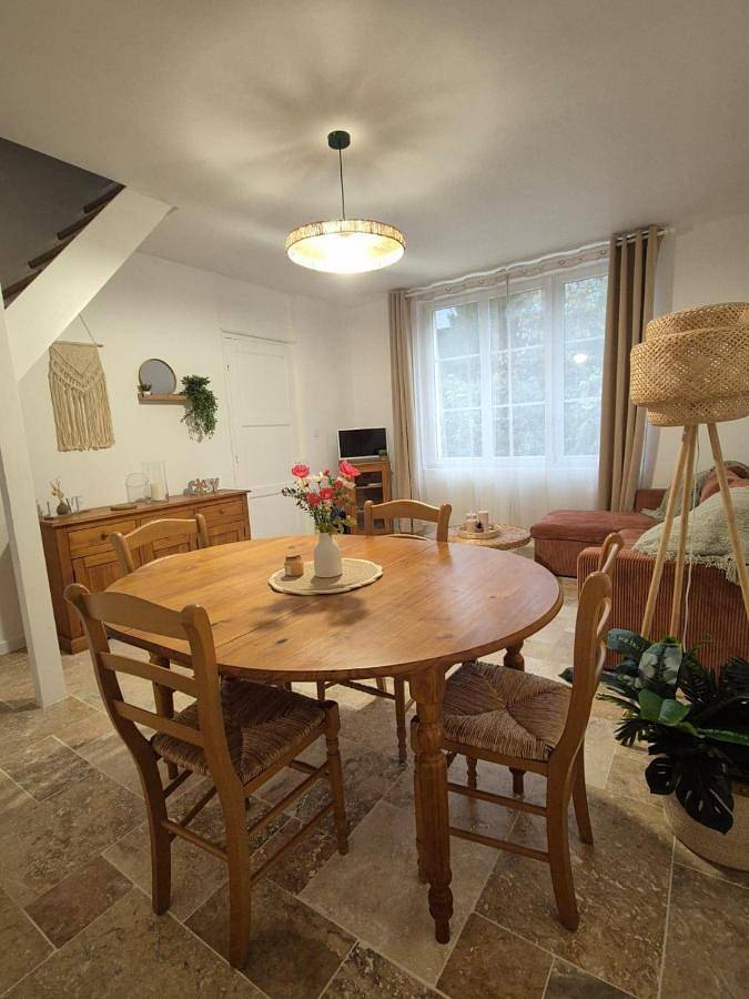 Location de vacances pour 6 personnes, avec terrasse et vue à Gellainville