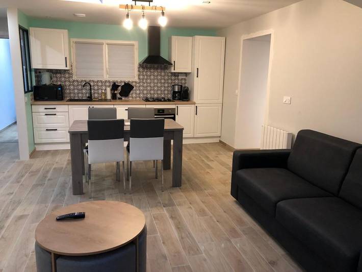 Gîte pour 4 personnes, avec vue et terrasse à La Barre-de-Semilly