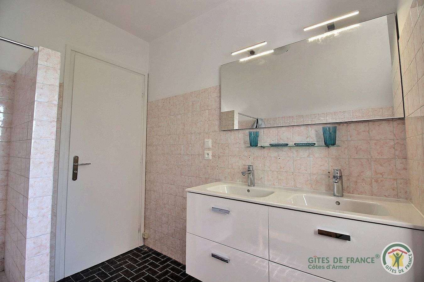 Mam Goz in Penvénan, Costa de granito rosa