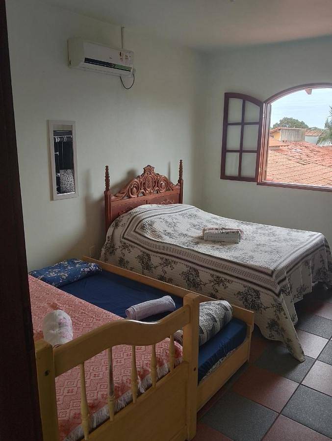 Casas e apartamentos de temporada para 4 pessoas, com vista e jardim, adaptado a crianças em Araruama