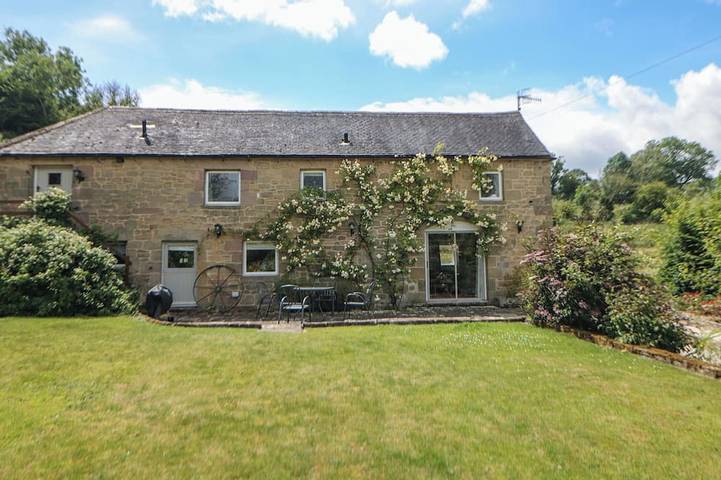 Cottage for 4 people, with garden, with pets in Peak District