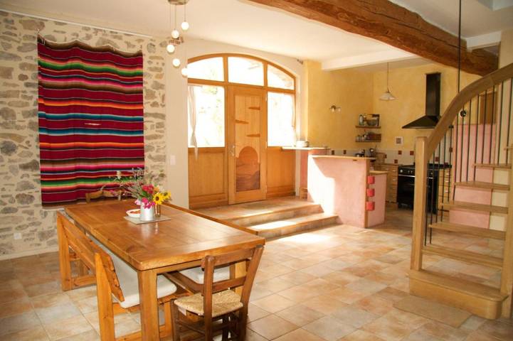 Location de vacances pour 9 personnes, avec jardin ainsi que terrasse et vue à Saint-Jean-de-Paracol - 4