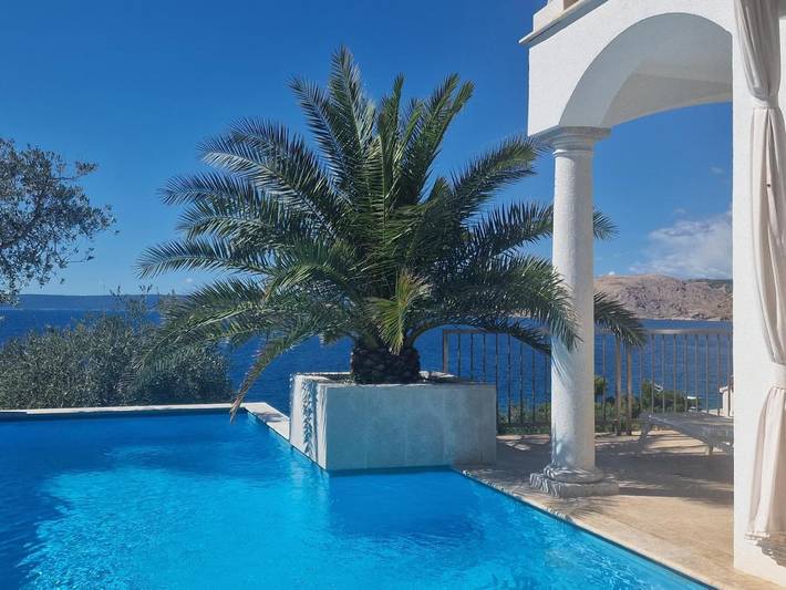 Villa pour 12 personnes, avec vue ainsi que piscine et jardin à Punat