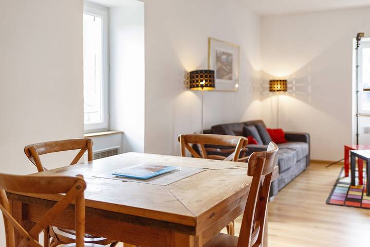 Appartamento intero, Petit Gîte con terrazza privata, vista montagna e piscina in comune in Saint-Jean-du-Gard, Cevenne