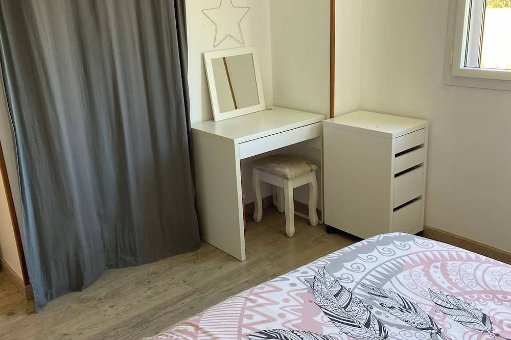 Maison individuelle en bois in Plounévez-Lochrist, Côte des Légendes
