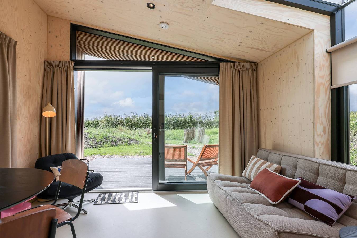 Spacious tiny house with mezzanine in Westkapelle | Zeeuwse Liefde – Tiny House 15 in Westkapelle, Walcheren