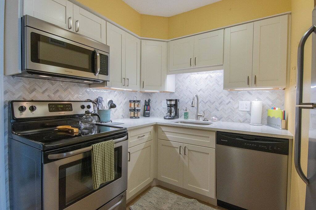 Ganze Wohnung, Living the Dream auf Lido 1, niedliche Wohnung einen Block vom Strand entfernt in Lido Key, Sarasota