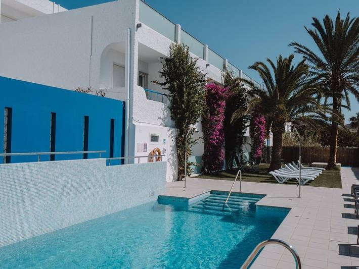 Casa de huéspuedes para 3 personas, con Balcón además de Terraza y Piscina en San José (Almería)