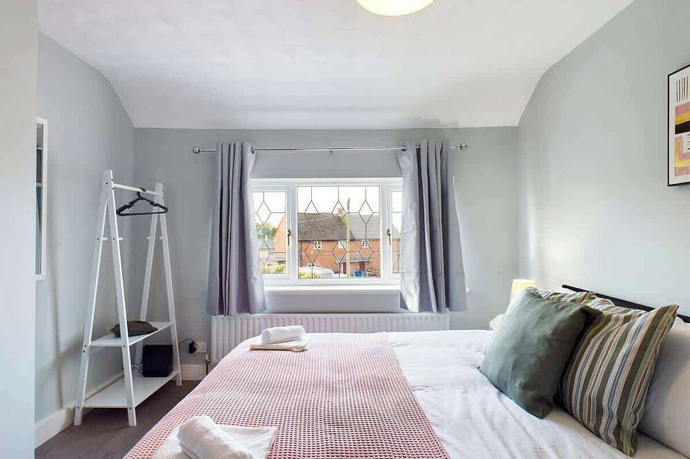 Stunning family home with comfortable surroundings in Westhoughton, Bolton
