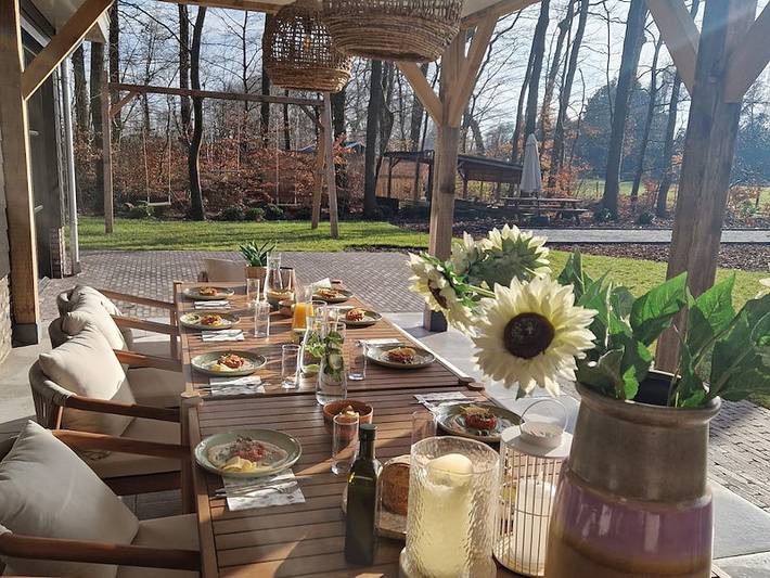 Ferienhaus für 24 Personen, mit Sauna und Whirlpool sowie Balkon/Terrasse und Terrasse in Gelderland - 2