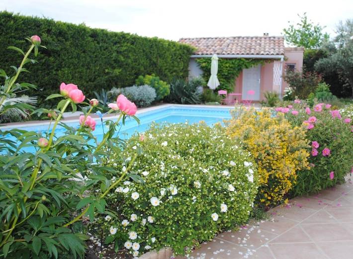Location de vacances pour 2 personnes, avec vue ainsi que piscine et jardin à Colomiers - 4