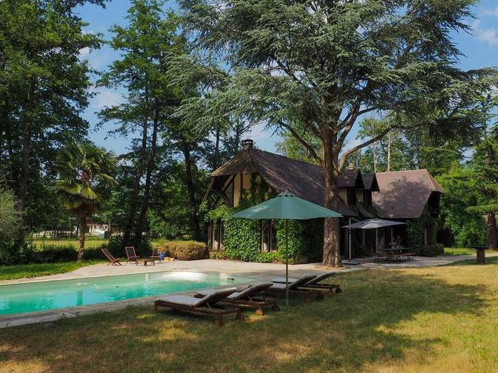 Location de vacances pour 15 personnes, avec sauna et piscine ainsi que vue et jardin à Damville - 2