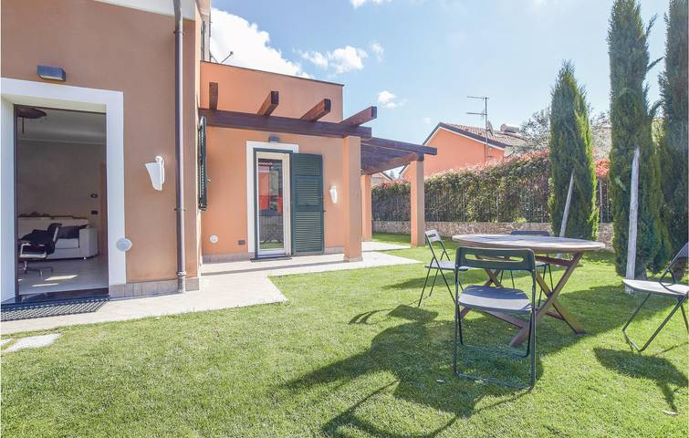 Location de vacances pour 6 personnes, avec terrasse et jardin, animaux acceptés à Cisano sul Neva - 2