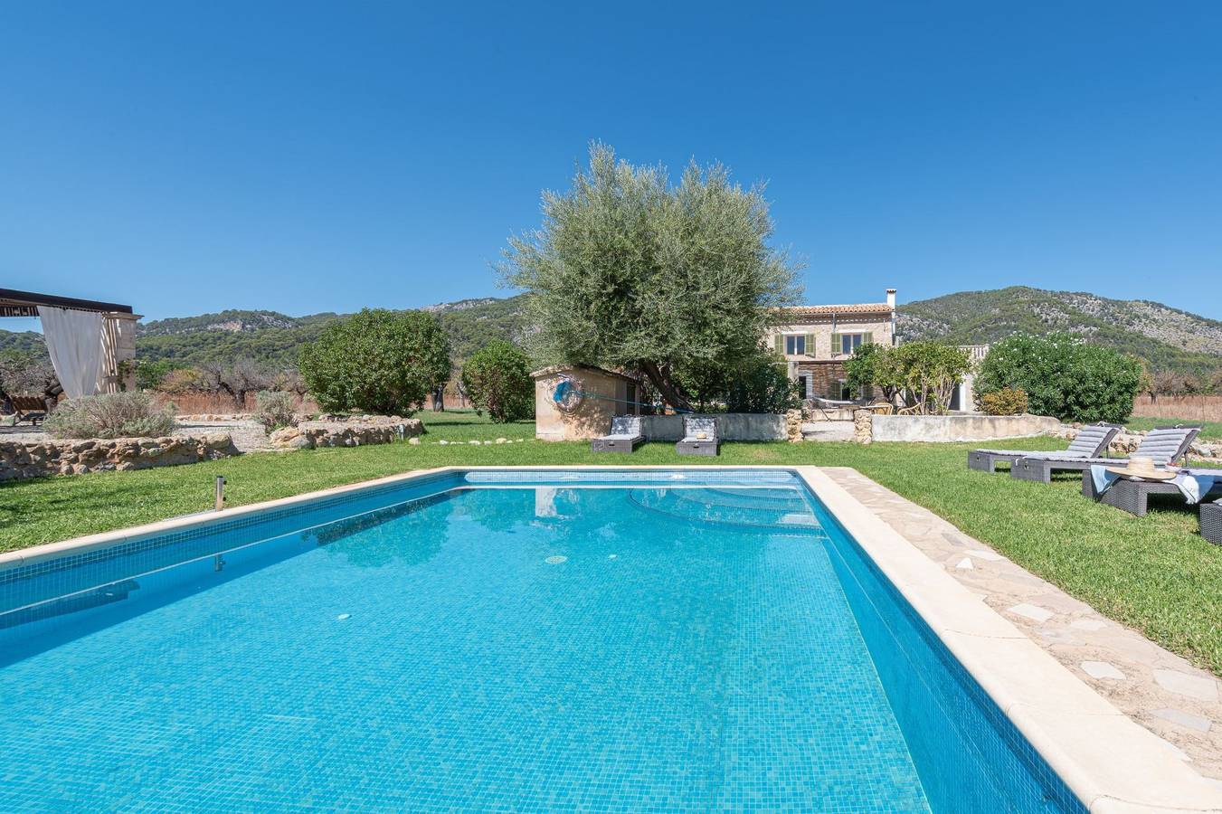 Casa de Almendras in Selva, Mallorca Inselmitte