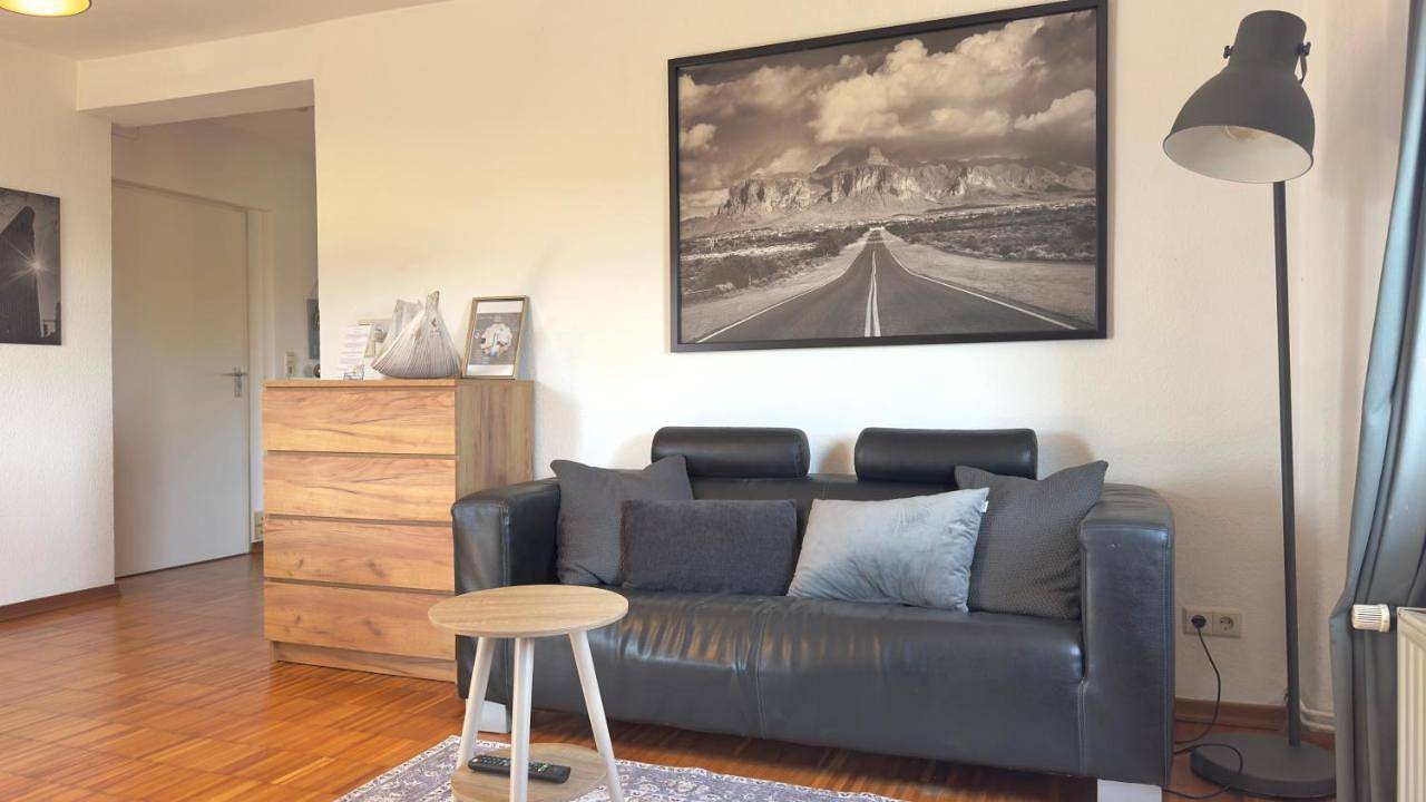 Ganze Wohnung, Penthouse mit Blick auf den Yachthafen in Vegesack, Bremen