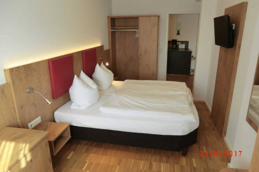 Ganze Wohnung, Ferienhof Menzinger - Ferienwohnung Toskana in Gauting, Landkreis Starnberg