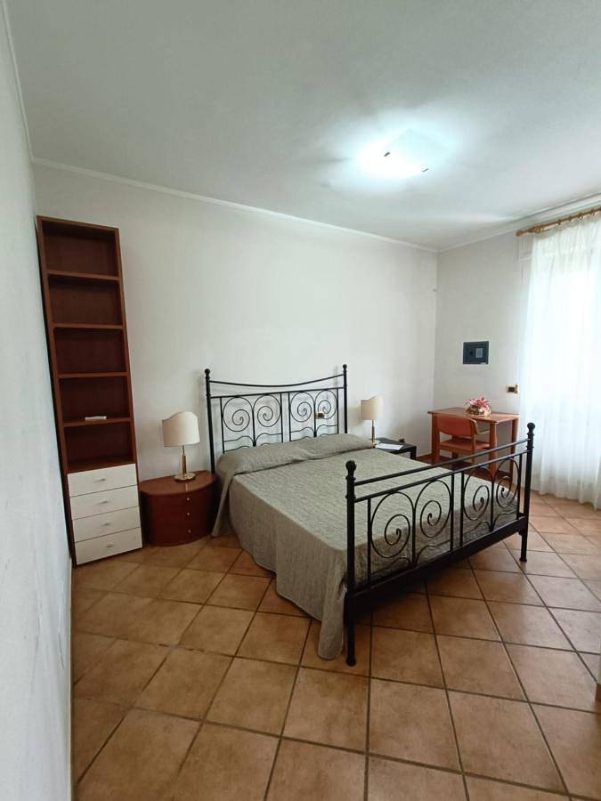 Appartamento per 2 persone, con giardino e panorama nonché terrazza e vista lago, con animali domestici in Castel Gandolfo