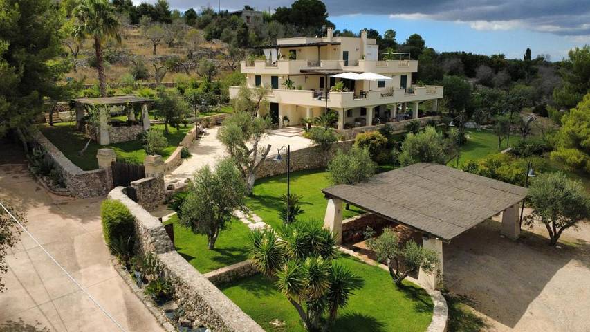 Location de vacances pour 2 personnes, avec vue et jardin, adapté aux familles à Specchia - 2