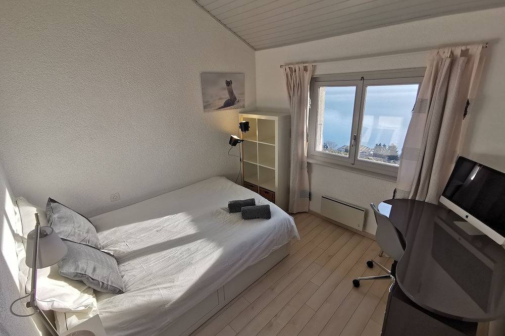 Sunset House with gorgeous view of the lake in Montreux, Lake Geneva