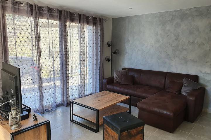 Ganze Wohnung, Rental with beautiful terrace for 5 people, baby equipment available in L'Argentière-la-Bessée, Nationalpark Écrins