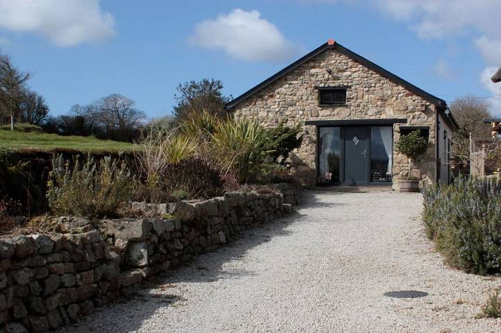 Cottage for 4 people, with Hot tub and Terrace as well as Garden in Cornwall
