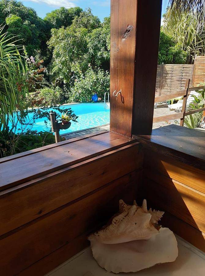 Location de vacances pour 2 personnes, avec vue ainsi que jardin et piscine, animaux acceptés à Le François - 4