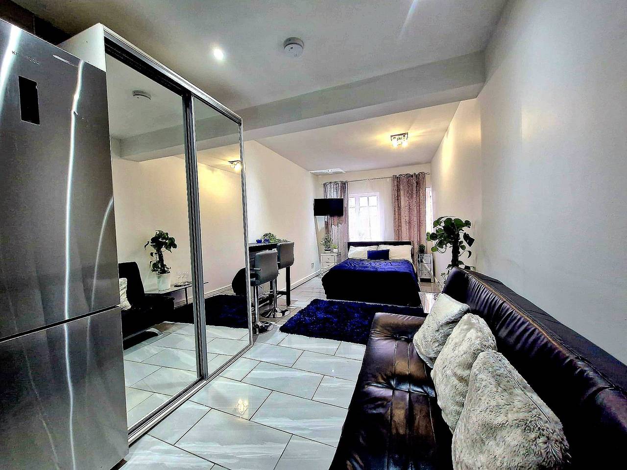 Entire holiday apartment, Seaside Escape - Sleeps 4 - Pets Ok - Free Parking in Cleethorpes, Grimsby and Cleethorpes