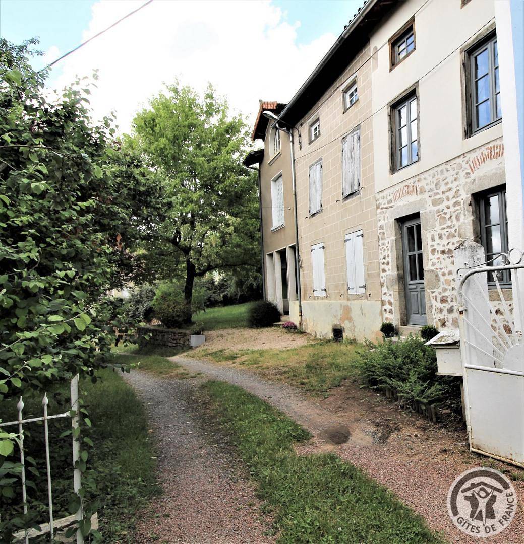 Le Petit Colombier in Chambost-Longessaigne, Lyon region