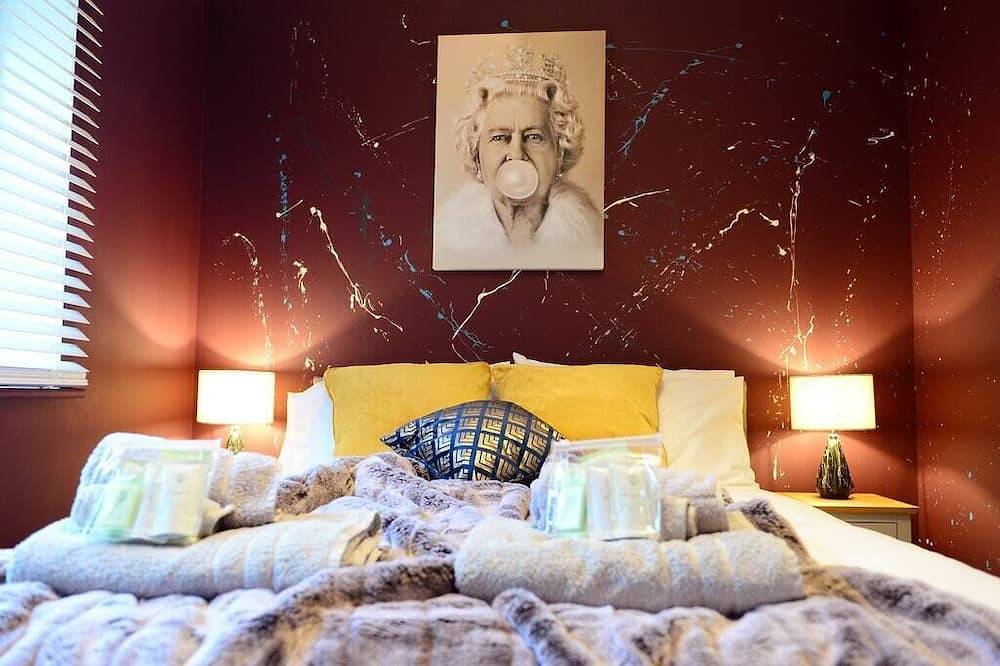 Entire apartment, 2 Bedroom -Sleeps 4- Big Discount Long Stays! in Kent