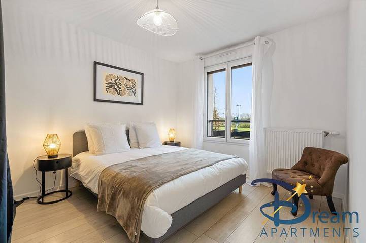 Ganze Wohnung, Apartment-Eigenes Badezimmer-Apartment-Gartenblick in Chessy, Seine-et-Marne